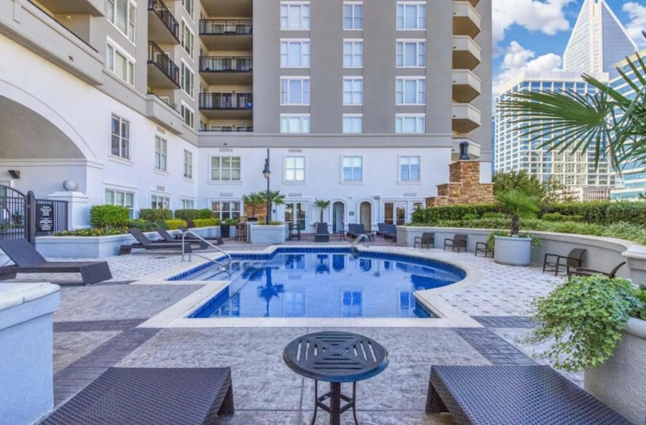 Spacious 2 Bed, 2 Bath Uptown Gem In The Heart Of The City-Parking-Wi-Fi-Balcony Cgv 夏洛特 外观 照片
