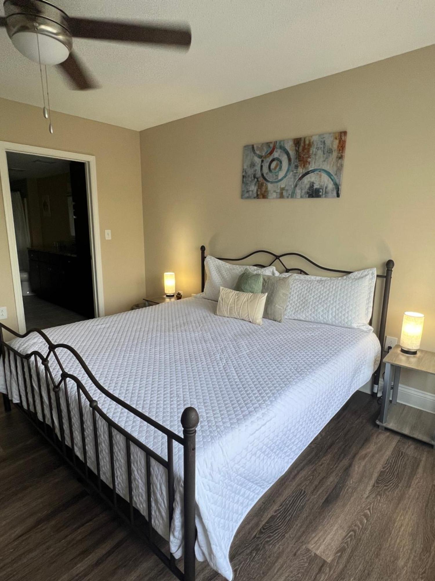 Spacious 2 Bed, 2 Bath Uptown Gem In The Heart Of The City-Parking-Wi-Fi-Balcony Cgv 夏洛特 外观 照片